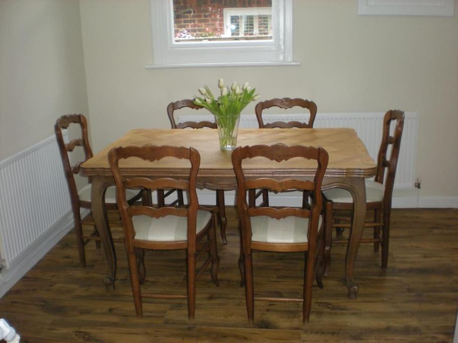 Beautiful Gate House A 4 Minute Walk From Beach Bognor Regis Exterior photo